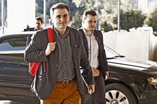 Διπλό προσύμφωνο για τη δόση