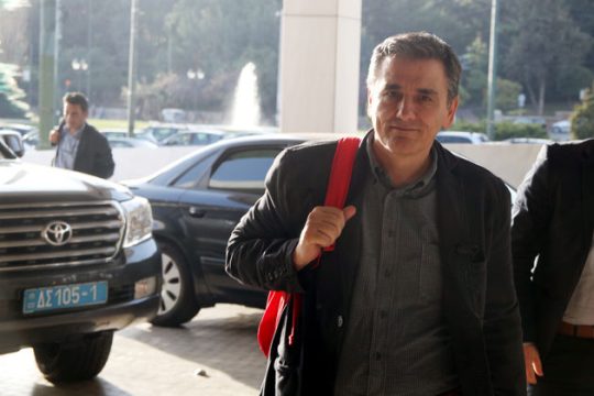 Μνημόνιο χρέους για να κλείσει η αξιολόγηση