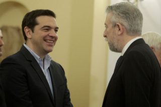 Τσίπρας σε Κοντονή: «Ούτε βήμα πίσω»