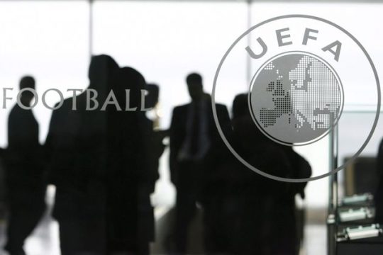 Εφοδος στα γραφεία της UEFA!