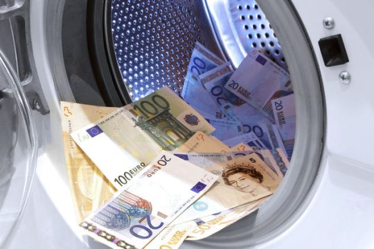 Ποιοι ξεπλένουν μαύρο χρήμα…