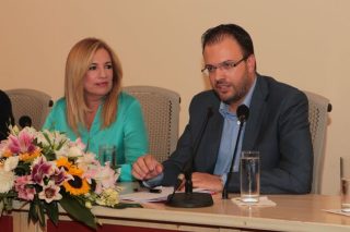 «Η ελληνική κυβέρνηση πανηγυρίζει για τη διαρκή εποπτεία»