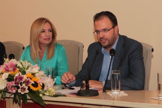 «Η ελληνική κυβέρνηση πανηγυρίζει για τη διαρκή εποπτεία»