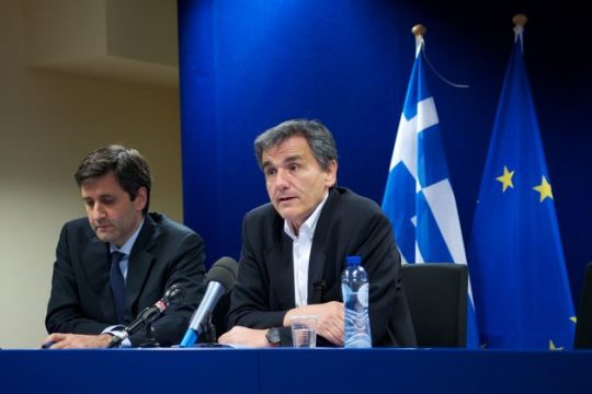 Στον νέο Προϋπολογισμό όλη η… κάβα των μέτρων