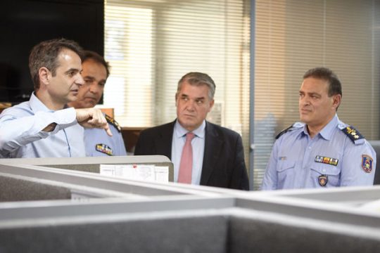 Βγαίνει από την εφεδρεία η «ομάδα αλήθειας» της Ν.Δ.