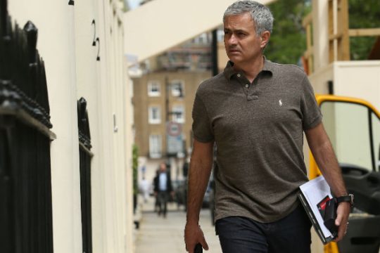 Στρώνουν το χαλί για τον Μουρίνιο