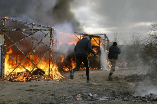 Συμπλοκή και πολλοί τραυματισμοί στη «ζούγκλα» του Καλέ