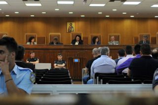 Αποφασισμένη να συνεχίσει η πρόεδρος