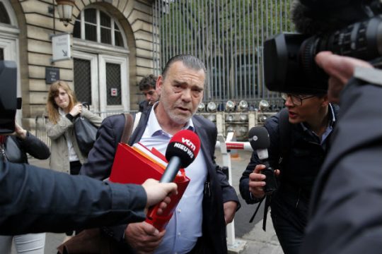 «Κουβέντα» ενώπιον των ανακριτών ο Αμπντεσλάμ