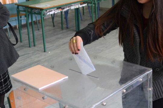 Άνοιξαν οι κάλπες για τις βουλευτικές εκλογές στην Κύπρο