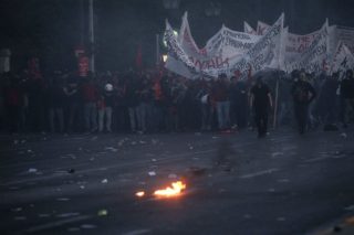 «Δολοφονική» η «κυβερνητική επιχείρηση βίας και αίματος»