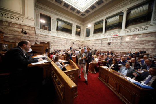 Αντιπαραθέσεις και αιχμές για το πολυνομοσχέδιο