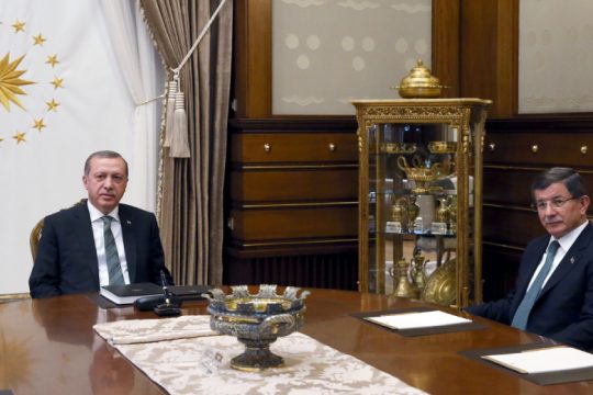 «Παλατιανό πραξικόπημα» στην Αγκυρα