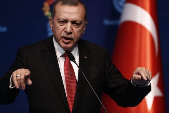 «Δώστε τη βίζα  ή πάρτε τους  πρόσφυγες!»