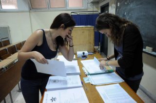 Με μπόλικη αποχή και αρκετές… σφαλιάρες