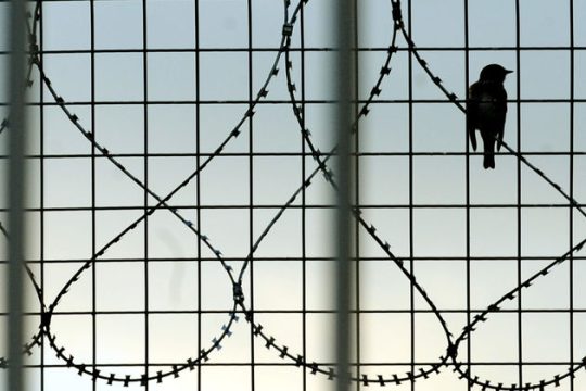 Συμφωνία για διαφάνεια και έλεγχο στις φυλακές