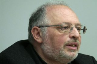 «Η κριτική μας προς τον ΣΥΡΙΖΑ είναι αυστηρά πολιτική»