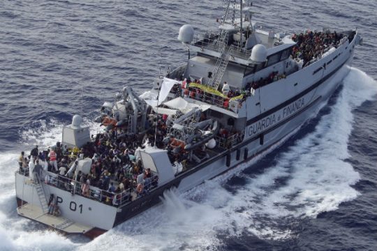 «Μέχρι 80 νεκροί» σε ναυάγιο ανοιχτά της Λιβύης
