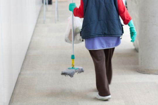 Τέσσερα ερωτήματα για μια έκθεση που αφορά τους αδικημένους