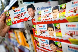 Kinder – έκπληξη στον ρατσισμό!
