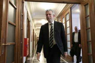 Ούτε επιστολή, ούτε τελικός