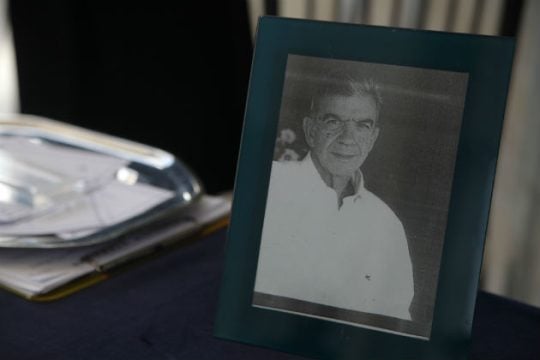 Άρχισε η δίκη για τη δολοφονία του Μένη Κουμανταρέα