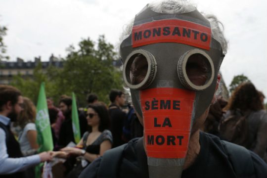 Επιβεβαιώνεται η προσφορά της Bayer για deal με Monsanto