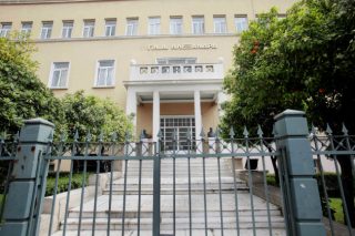 Το νοσοκομείο «Αλεξάνδρα» αργοπεθαίνει