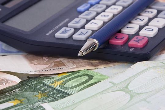 Γην και ύδωρ για την αξιολόγηση