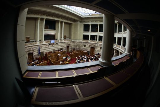 Η «μάχη» του πολυνομοσχεδίου [LIVE]