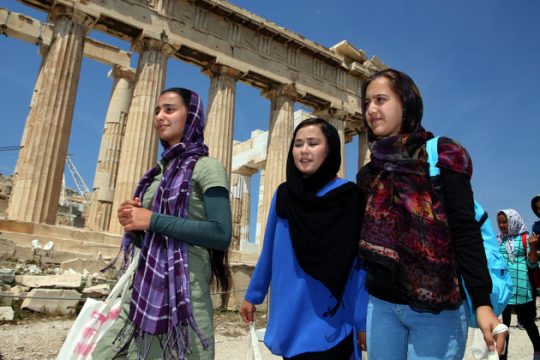 Ξενάγηση για τους πρόσφυγες, συμμαχίες για τα Μάρμαρα