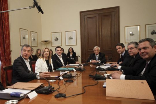 Πάσχα με μηνύματα και αιχμές