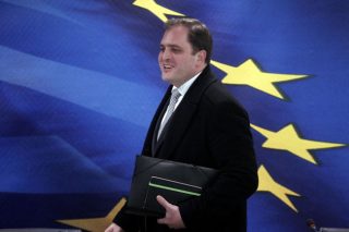 Καλύτερα κι από υπουργός, ο διοικητής της ΑΑΔΕ