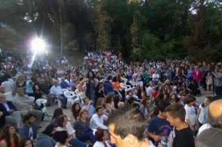 Επιστρέφει δυναμικά