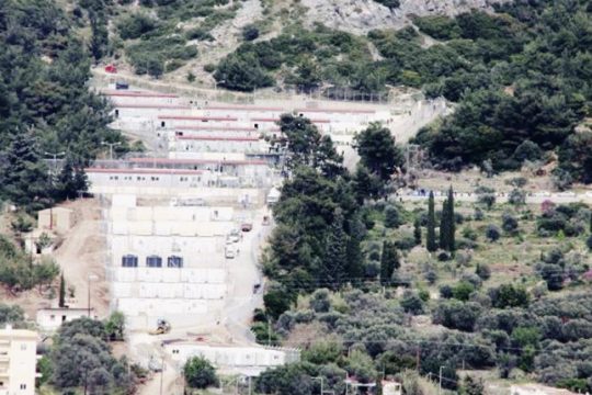 Φυλάκιση πρόσφυγα για απόπειρα τραυματισμού αστυνομικού
