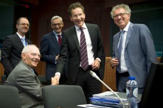 Αναπάντητο το ερώτημα βιωσιμότητας του χρέους