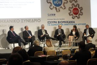 Ο ΣΕΒ χαιρετίζει «πολιτική σταθερότητα» και ιδιωτικοποιήσεις
