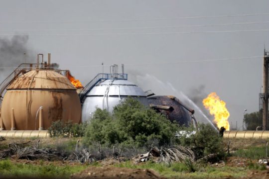 Πολύνεκρη βομβιστική επίθεση σε εργοστάσιο της Βαγδάτης