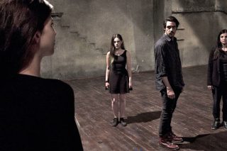 Nιάτα και ιδιοφυΐα στο Θέατρο Σημείο