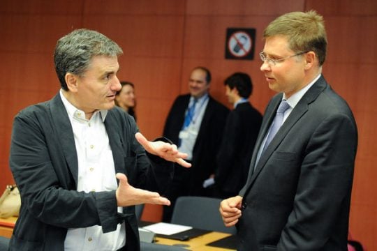 «Σπαζοκεφαλιά» το θέμα της ελάφρυνσης του ελληνικού χρέους