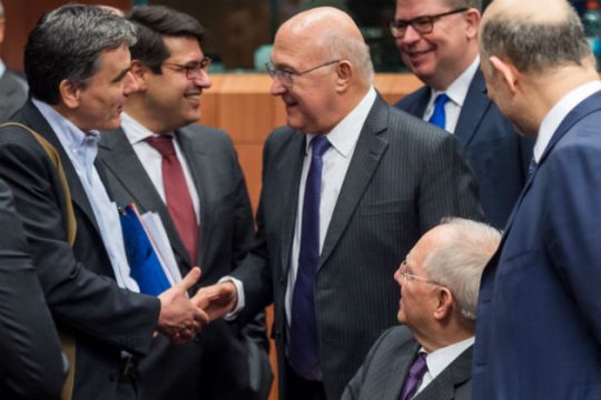 Προς λύση-πακέτο για μέτρα και χρέος