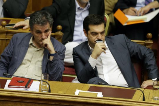 Ικανοποίηση για τις διαπραγματεύσεις, επαφές για το χρέος