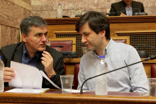 Η ολοκλήρωση της αξιολόγησης περνάει από τον «κόφτη»