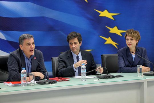 Νέες Συμπληγάδες για την κυβέρνηση