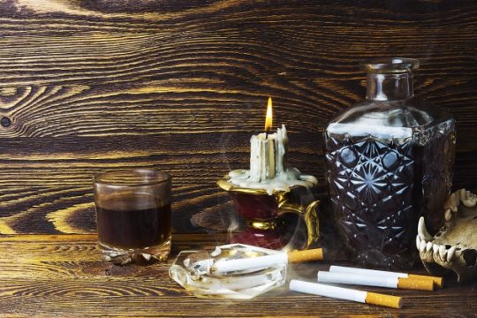Τα τσιγάρα, τα ποτά και τα ξενύχτια…