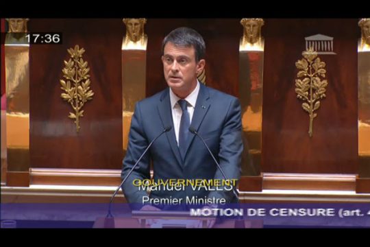 «Επέζησε» της πρότασης μομφής η κυβέρνηση Ολάντ