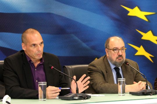 «Θλίψη» Βαρουφάκη – Θεοχαράκη για Στουρνάρα