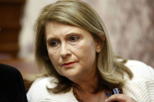 «Άνευ προηγούμενου παραλήρημα από τη Βούλτεψη»