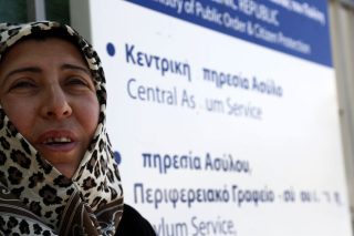 Εύλογα ερωτήματα για τη στάση Μουζάλα