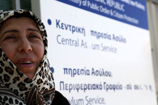 Εύλογα ερωτήματα για τη στάση Μουζάλα